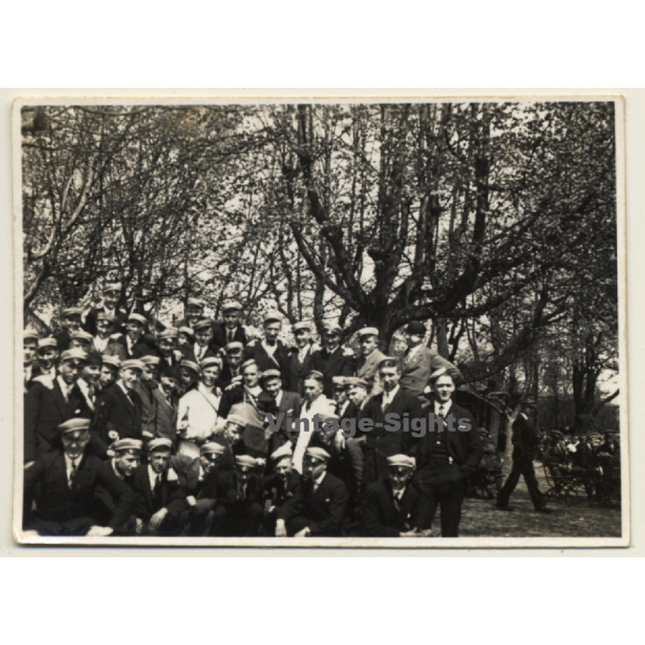 Studentenverbindung Im Park - Burschenschaft  (Vintage Photo 1920s)