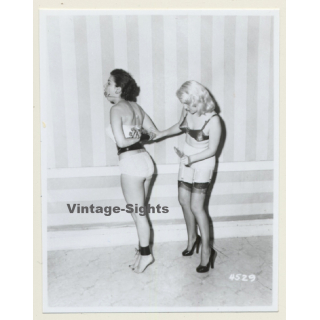 Irving Klaw: Mistress Spanks Tied Maid - Gag 4529 / Pin-Up - BDSM (Vintage Photo USA)