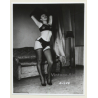 Irving Klaw: Bettie Page Stretches Out A-258 / Pin-Up - BDSM (Vintage Photo USA)
