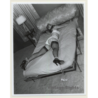 Irving Klaw: Blonde Maid Tied On Bed 9511 / Pin-Up - BDSM (Vintage Photo USA)
