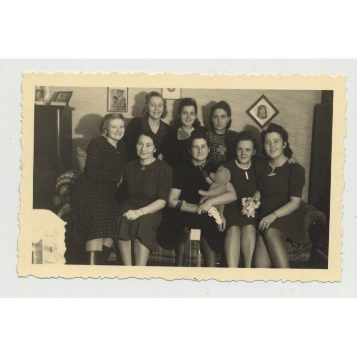 Group Of Females With Teddy Bear (Vintage Photo ~1930s)