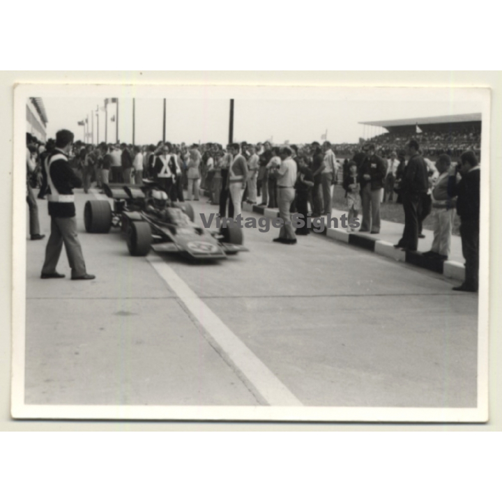 Nivelles-Baulers GP Formula 1: N°33 Dave Walker - Lotus Ford In Pit Lane (Vintage Photo 1972)