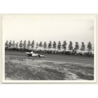 Nivelles-Baulers GP Formula 1: N°29 Denny Hulme - McLaren M19C On Track (Vintage Photo 1972)