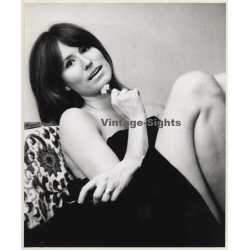 Jerri Bram (1942): Pretty Brunette Female Covered By Black Blanket (Vintage Photo ~1970s)