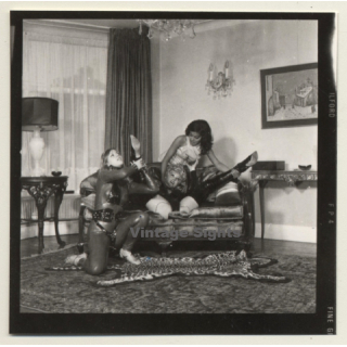 3 Lacquer Ladies In Hot Catfight *4 / Wrestling (Vintage Contact Sheet Photo 1970s)