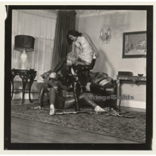 3 Lacquer Ladies In Hot Catfight *6 / Wrestling (Vintage Contact Sheet Photo 1970s)