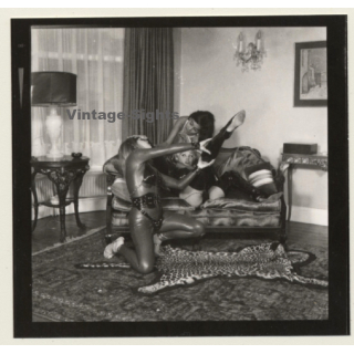 3 Lacquer Ladies In Hot Catfight *8 / Wrestling (Vintage Contact Sheet Photo 1970s)