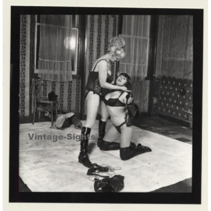 Semi Nude Blonde & Brunette In Hot Catfight*2 / Wrestling (Vintage Contact Sheet Photo 1970s)