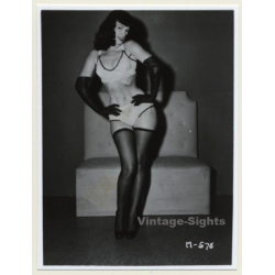 Irving Klaw: Stunning Bettie Page - Rubber Gloves M-576 / Pin-Up - BDSM (Vintage Photo USA)