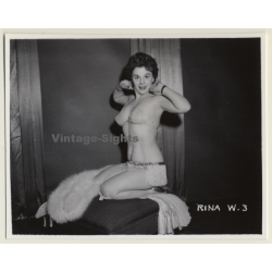 Irving Klaw: Pretty Showgirl Kneeling On Puff RINA W.3 / Pin-Up - BDSM (Vintage Photo USA)