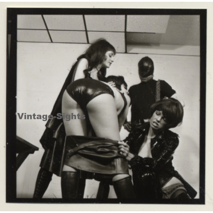 2 Mistresses & Masked Latex Master Tie Semi Nude Maid*5 / BDSM (Vintage Contact Sheet Photo 1970s)