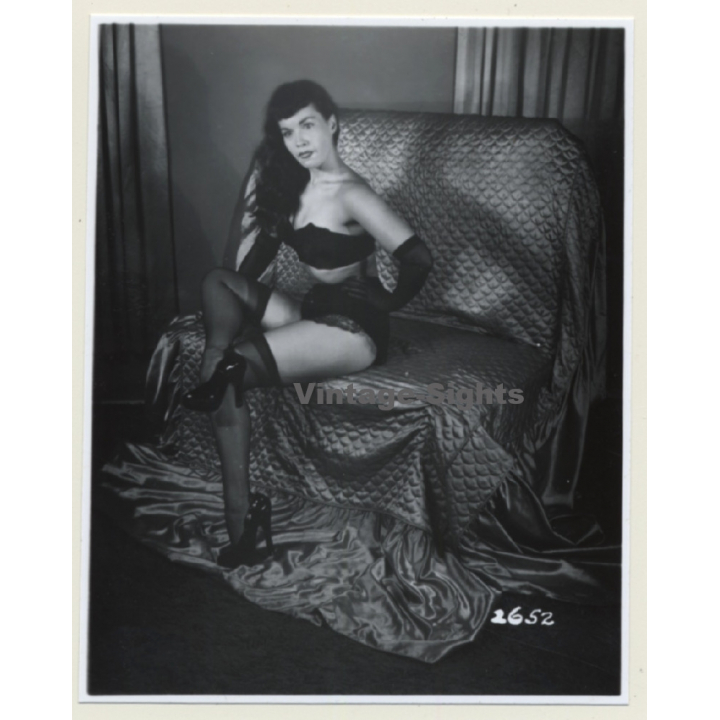 Irving Klaw: Bettie Page In Black Lingerie & Gown 2652 / Pin-Up - BDSM (Vintage Photo USA)