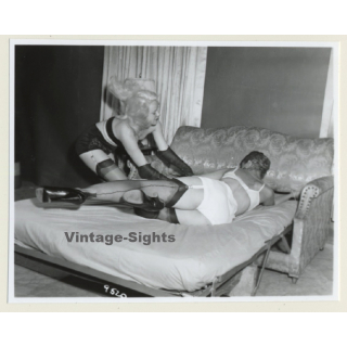 Irving Klaw: Blonde Mistress Ties Maid To Bed 9520 / Pin-Up - BDSM (Vintage Photo USA)