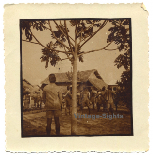 Congo Belge: Gathering Of Native People In Village (Vintage Photo ~ 1920s/1930s)