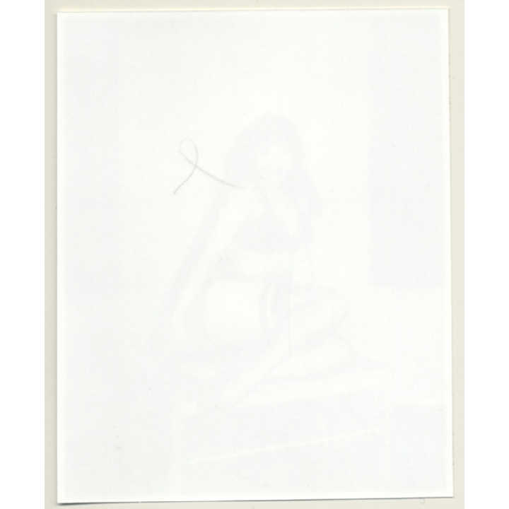 Irving Klaw: Bettie Page On Table - Garter E-983 / Pin-Up - BDSM (Vintage Photo USA)