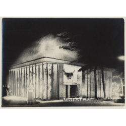 Paris: Exposition Coloniale 1931 Pavillon De La Chasse Illuminé (Rare Vintage Photo)
