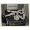 Irving Klaw: Happy Blonde Female On Lounge Chair AUTUMN-67 / Pin-Up - BDSM (Vintage Photo USA)