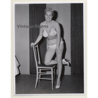 Irving Klaw: Chubby Blonde In White Bikini AUTUMN / Pin-Up - BDSM (Vintage Photo USA)