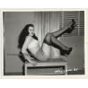 Irving Klaw: Pretty Longhaired Mistress On Table SALLY LANE-25 / Pin-Up - BDSM (Vintage Photo USA)
