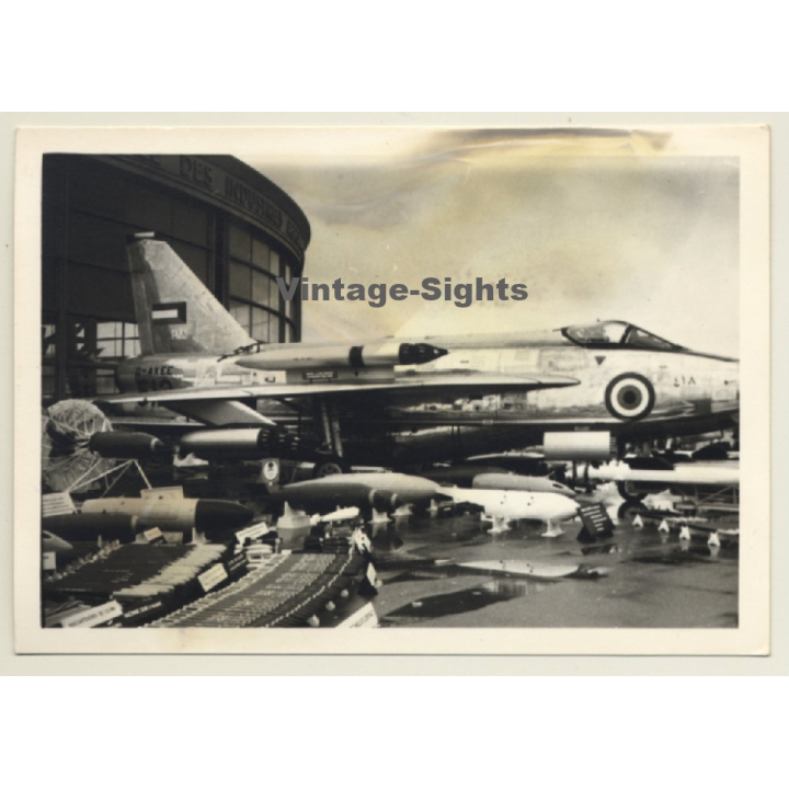 Paris: English Electric Lightning F53 G-AXEE Kuwait Air Force (Vintage Photo 1969)