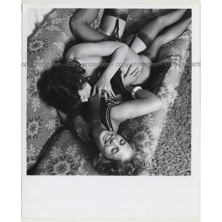 2 Gorgeous Semi Nudes Cuddle Up On Couch / Butt - Lesbian INT (Vintage Photo Master 60s/70s)