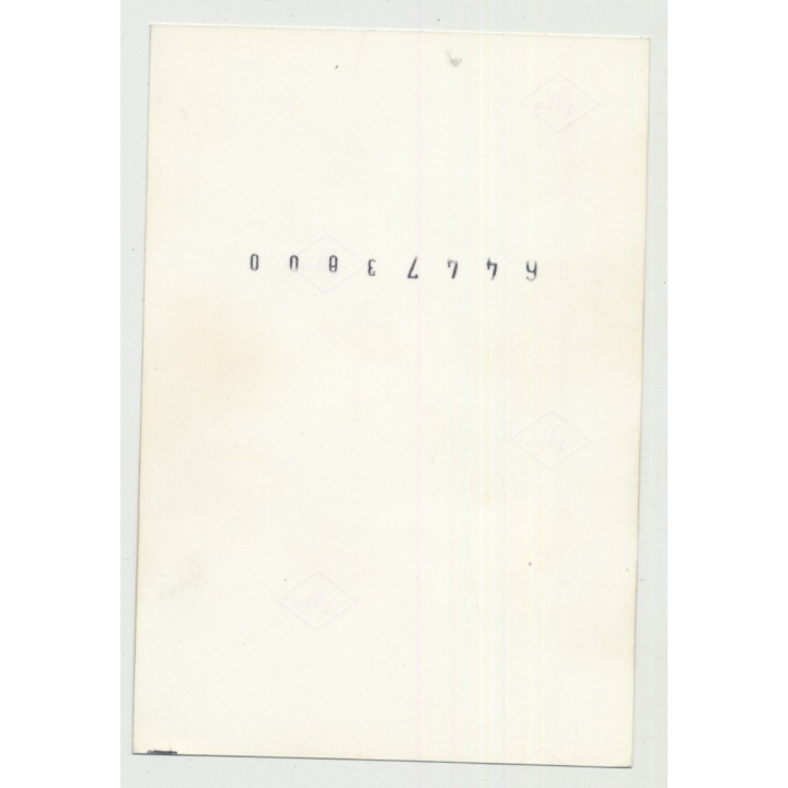 Sweet Nude Woman Covers Herself W. Fan / Eyes - Feet (Vintage Amateur Photo 70s)