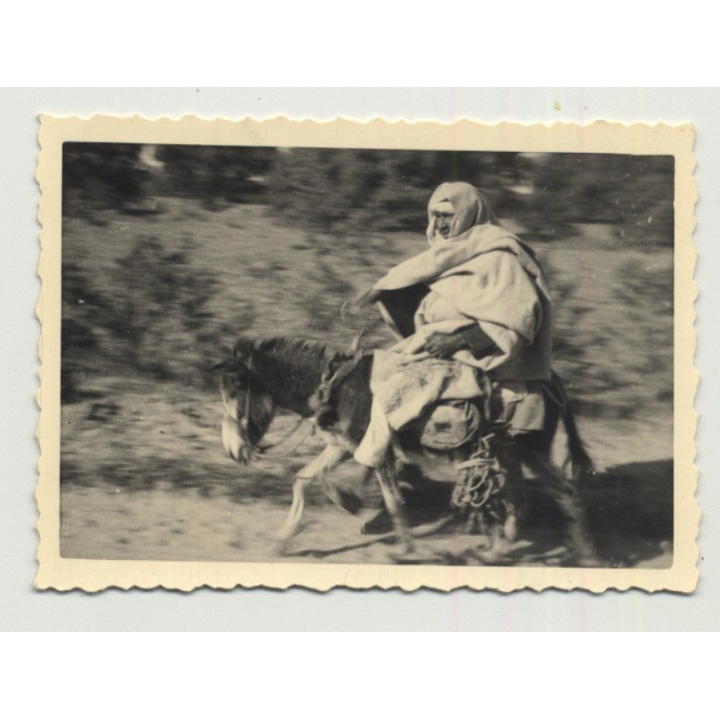 Bedouin Racing On His Donkey / Caftan - Turban (Vintage Photo B/W)