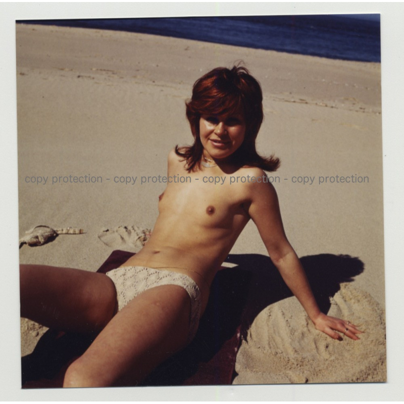 Alluring Tall Blonde Nude Stares At Camera  / Legs (Vintage Photo DDR 1980s)