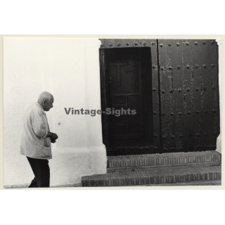 Lydia Nash: Older Spanish Man In Front Of Church Entrance / Cross (Vintage Photo 1980s)