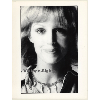 Portrait Of Blonde Fashion Model*1 / Eyes - Necklace (Vintage Fashion Photo: Wolfgang Klein 1980s DIN A4+)