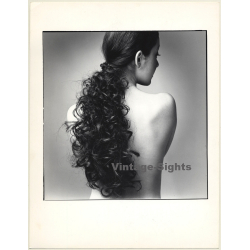 Rear View: Longhaired Brunette Nude / Curls - Hairstyle - Back (Vintage Fashion Photo: Wolfgang Klein 1980s DIN A4+)