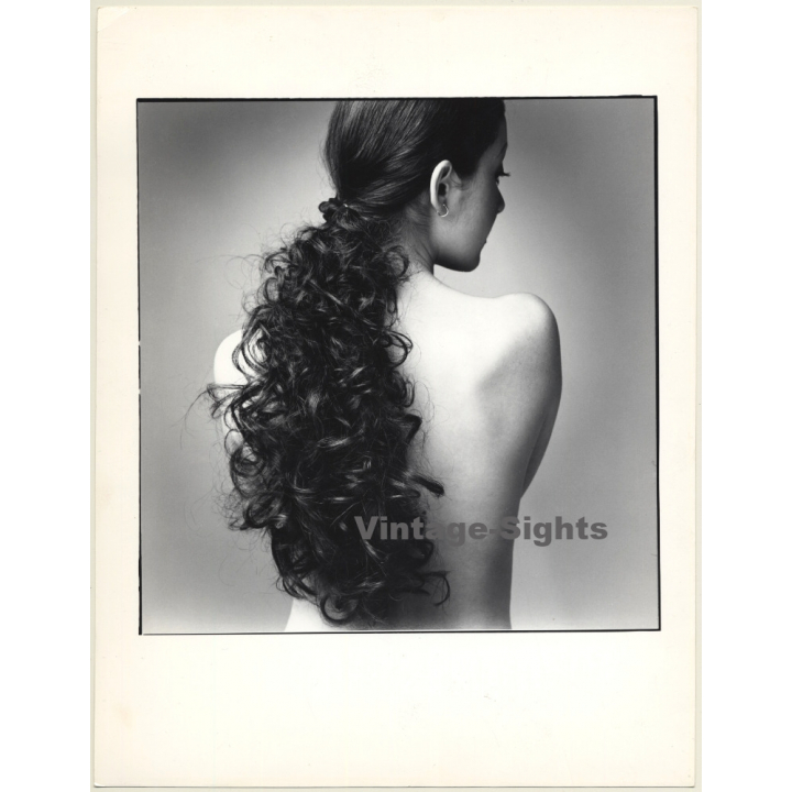Rear View: Longhaired Brunette Nude / Curls - Hairstyle - Back (Vintage Fashion Photo: Wolfgang Klein 1980s DIN A4+)