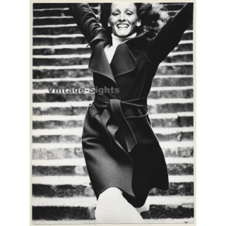 Great Take: Happy Female Fashion Model On Stairs / Coat (Vintage Fashion Photo: Wolfgang Klein 1980s DIN ~A4)