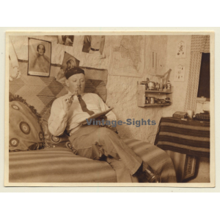 Boduna / Congo Belge: Colonialist Smokes Sebsi / Weed (Vintage Photo 1926)