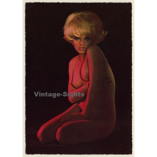 Blonde Nude Showgirl With Bob*1 / Pin-Up - Risqué (Vintage PC 1960s/1970s)