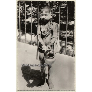 Madura / Indonesia: Petit Mendiant Professionel / Beggar - Ethnic (Vintage RPPC)
