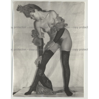 Pretty Nude In Fancy Lingerie / Lace Cuffs - Stockings (Vintage Photo 60s/70s L)