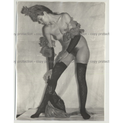 Pretty Nude In Fancy Lingerie / Lace Cuffs - Stockings (Vintage Photo 60s/70s L)