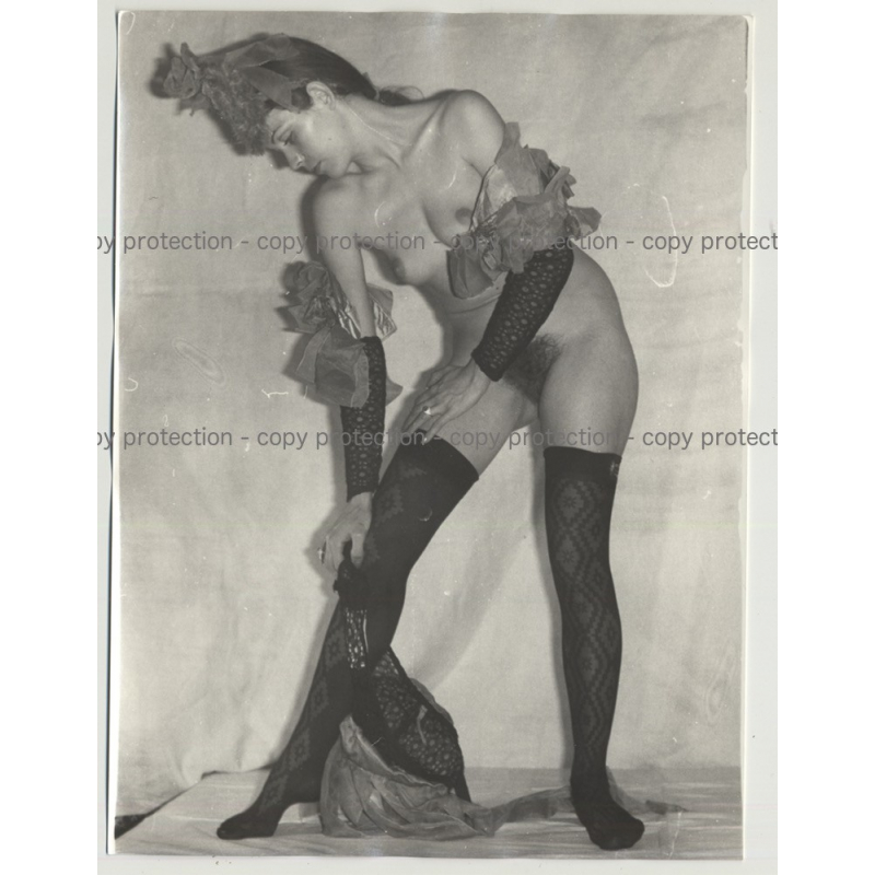 Pretty Nude In Fancy Lingerie / Lace Cuffs - Stockings (Vintage Photo 60s/70s L)