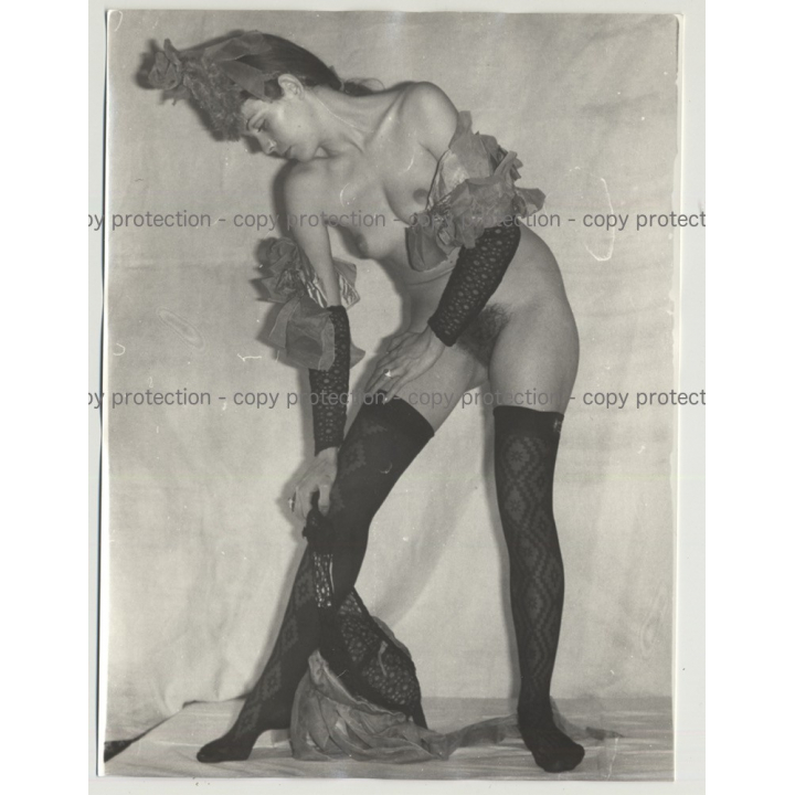 Pretty Nude In Fancy Lingerie / Lace Cuffs - Stockings (Vintage Photo 60s/70s L)