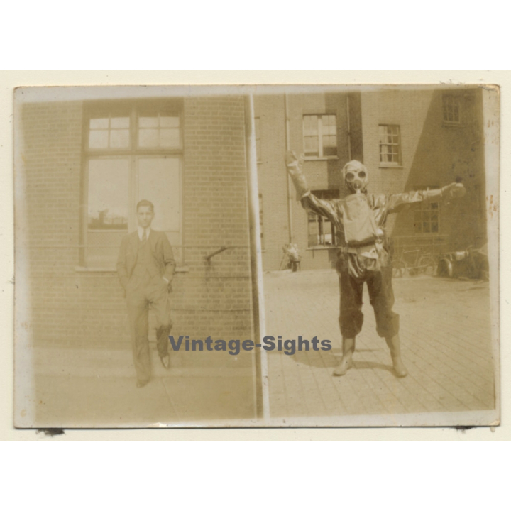 WW2: French Soldier Private & W. ABC Protective Mask + Clothing (Vintage Photo 1936)