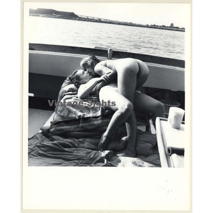 2 Nude Girlfriends Kissing On Boat / Lesbian INT (Vintage Photo Master B/W ~1970s)