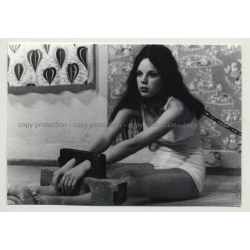 Pretty Darkhaired Female / Hand & Feet In Stock (Vintage Photo B/W 1964)