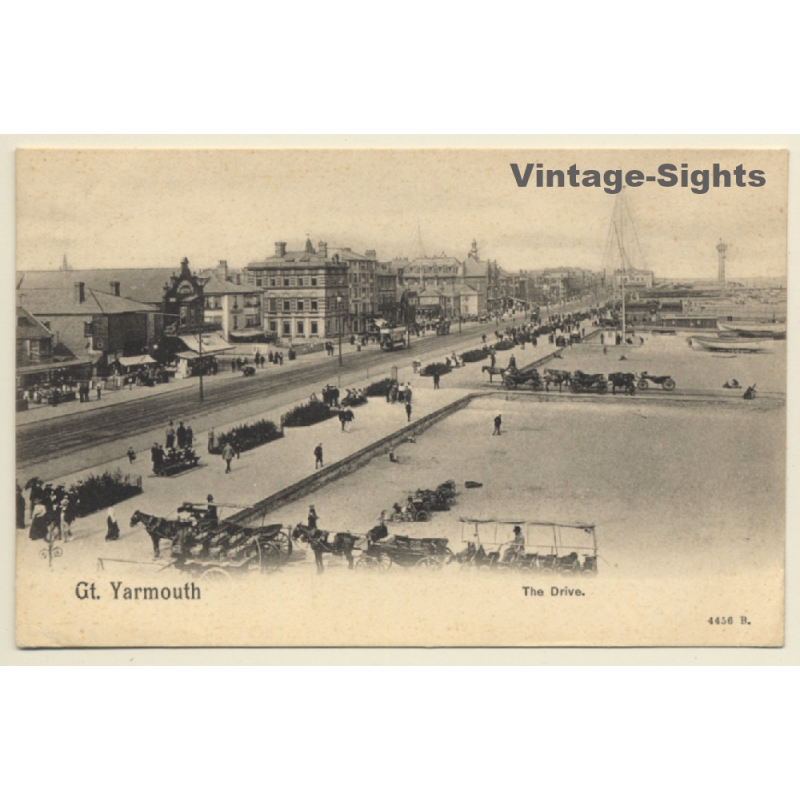 Great Yarmouth / UK: The Drive - Horse Carriages (Vintage PC ~1900s)