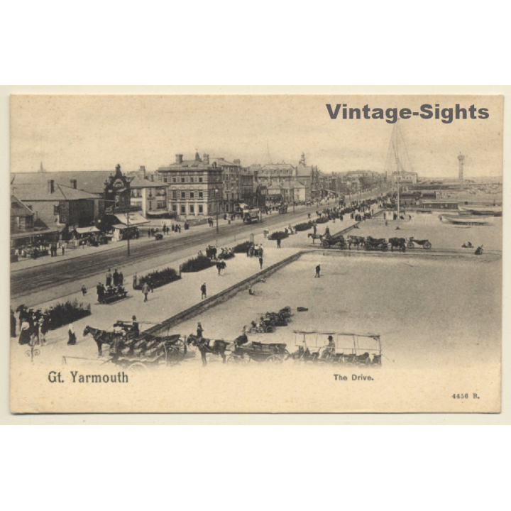 Great Yarmouth / UK: The Drive - Horse Carriages (Vintage PC ~1900s)