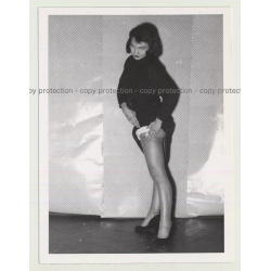 Pretty Model From The 50s Undresses 2 / Shows Leg (Vintage Photo B/W 1950s)