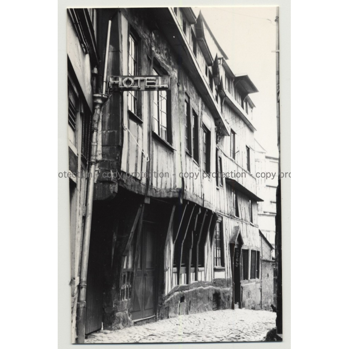 76100 Rouen / France: Hotel In Old Alley / Neon (Vintage Photo B/W 1963)