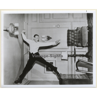Fred Astaire Dancing On Wall 'Royal Wedding' (Vintage Press Photo 1970s/1980s)