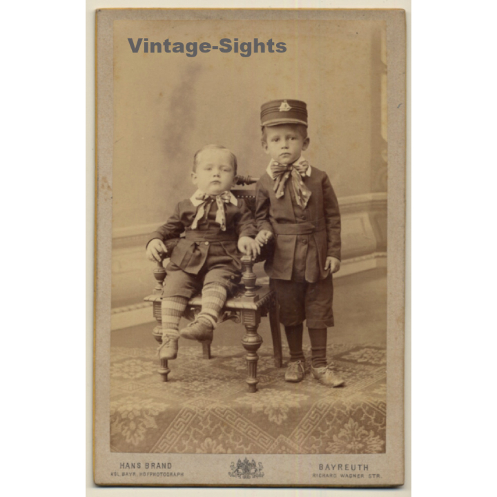 Hans Brand / Bayreuth: 2 Baby Boys In Military Uniform / Victorian Era (Vintage Cabinet Card 1890s/1900s)