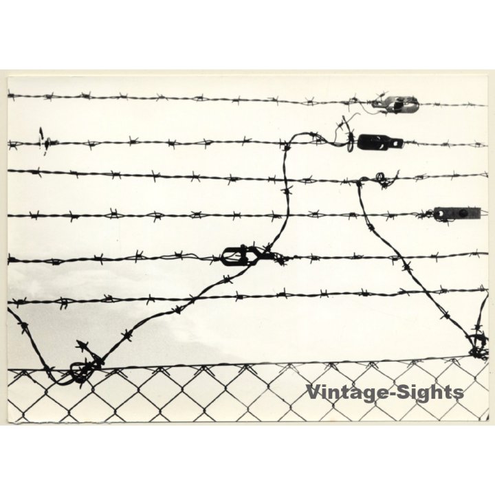 Jerri Bram (1942): Detail Of Barbed Wire Fence (Vintage Photo 1960s/1970s)
